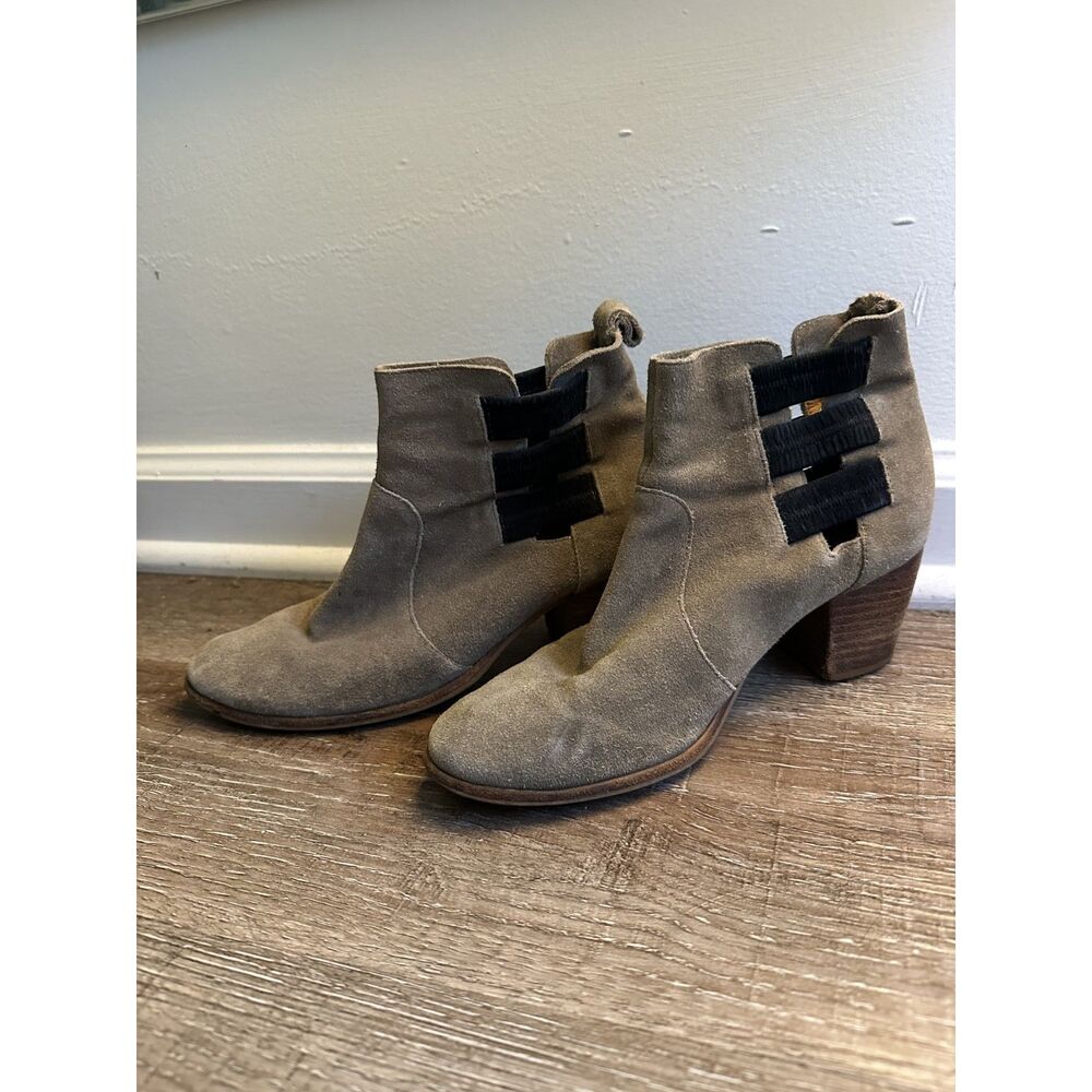 Cynthia Vincent Women's Taupe Suede Ankle Boots Block Heel Elastic Cutout 7.5